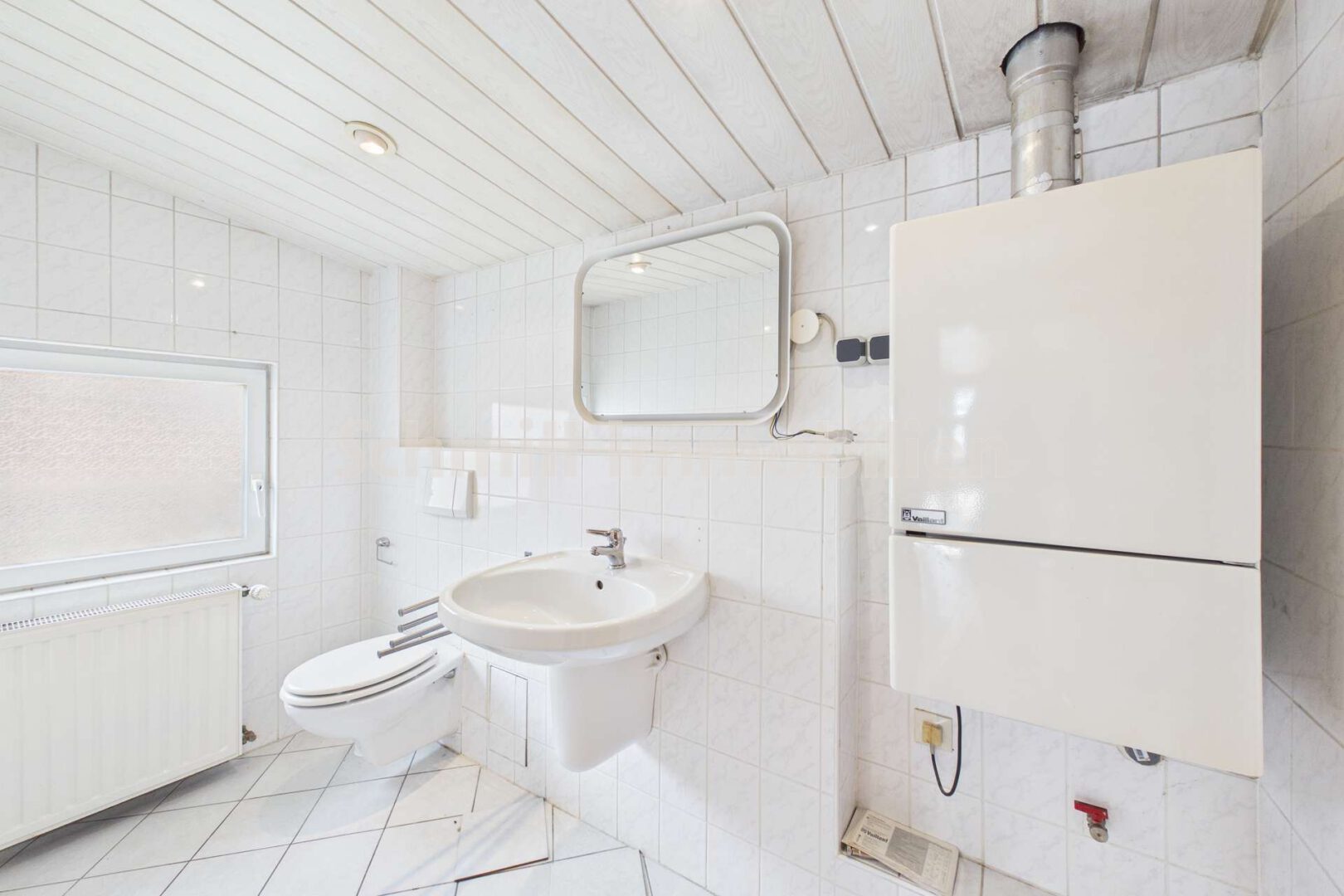 Gebäude 2 - OG - Gäste-WC