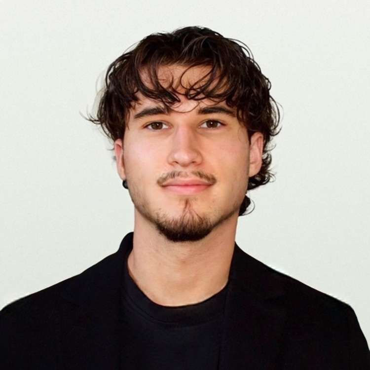 Herr Timothy Sieweck 